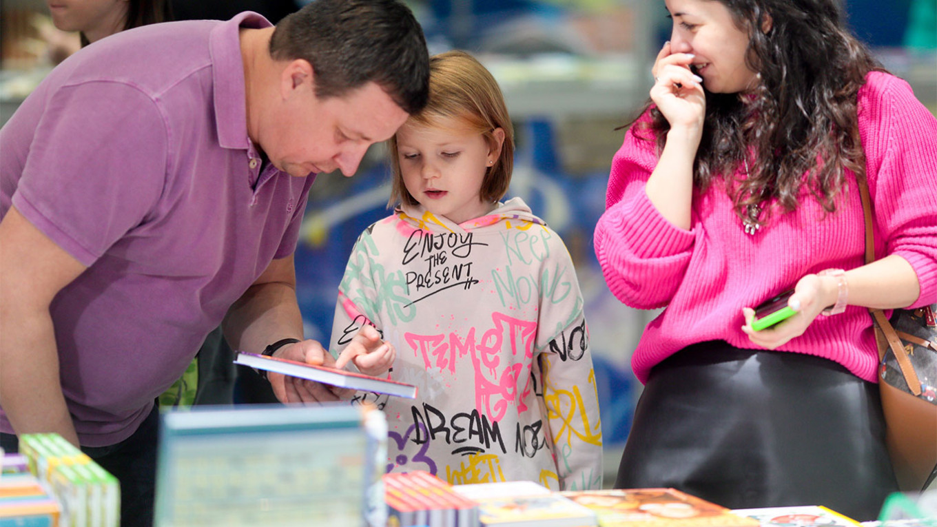 Russian Booksellers Remove Potentially Banned Books