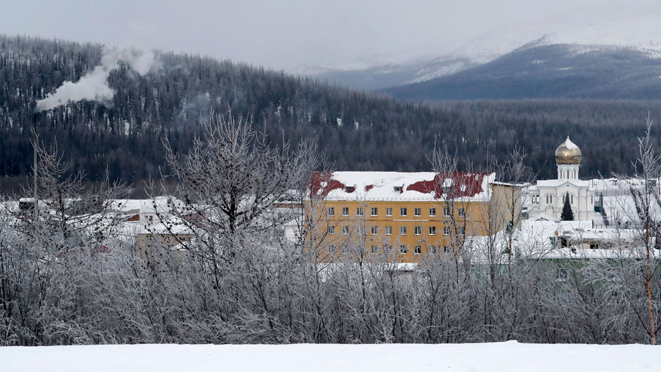 U.K. Sanctions Russian Officials at Prison Where Navalny Died