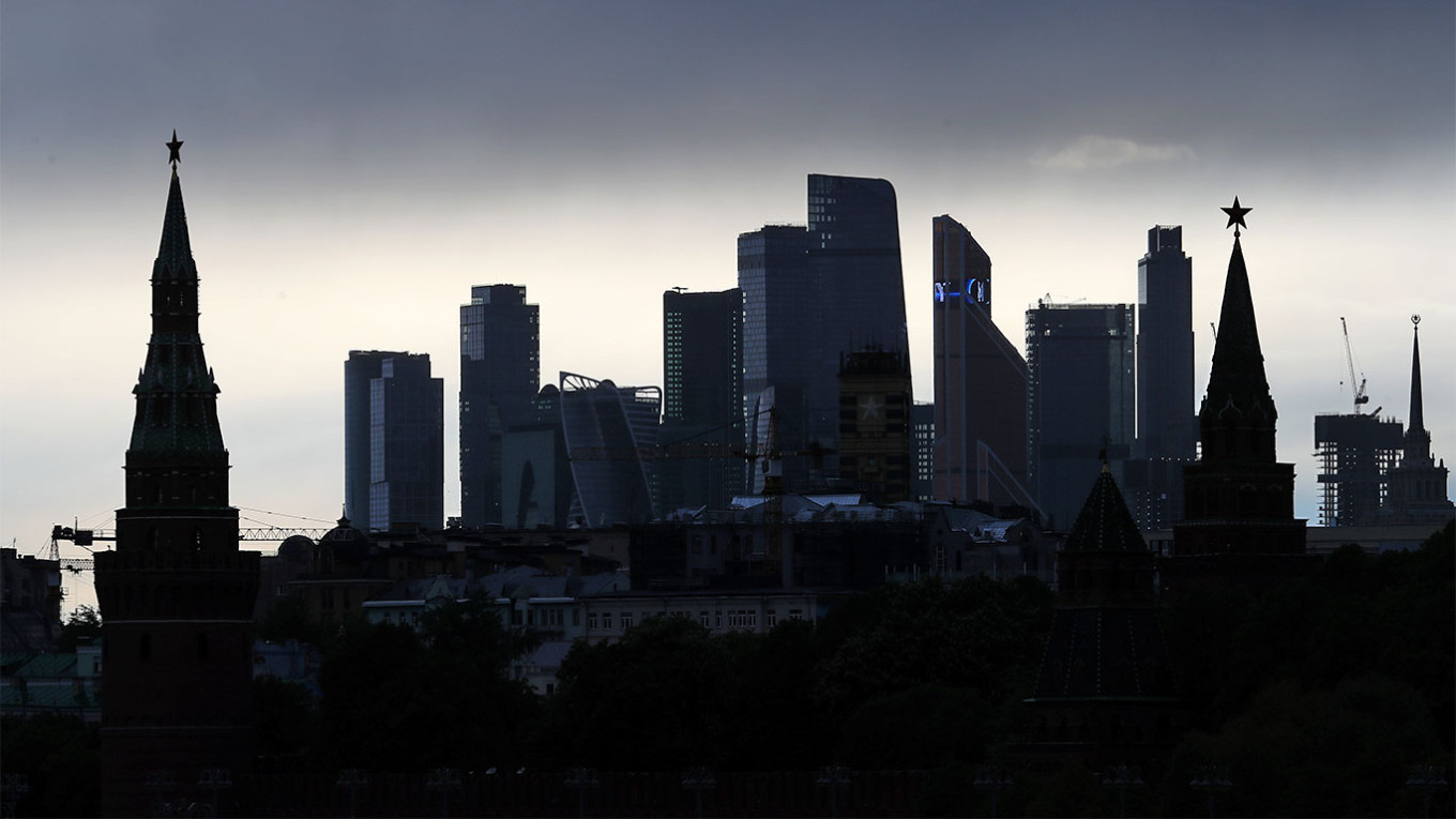 Kremlin Pushes to Extinguish Grieving for Navalny as Election Nears